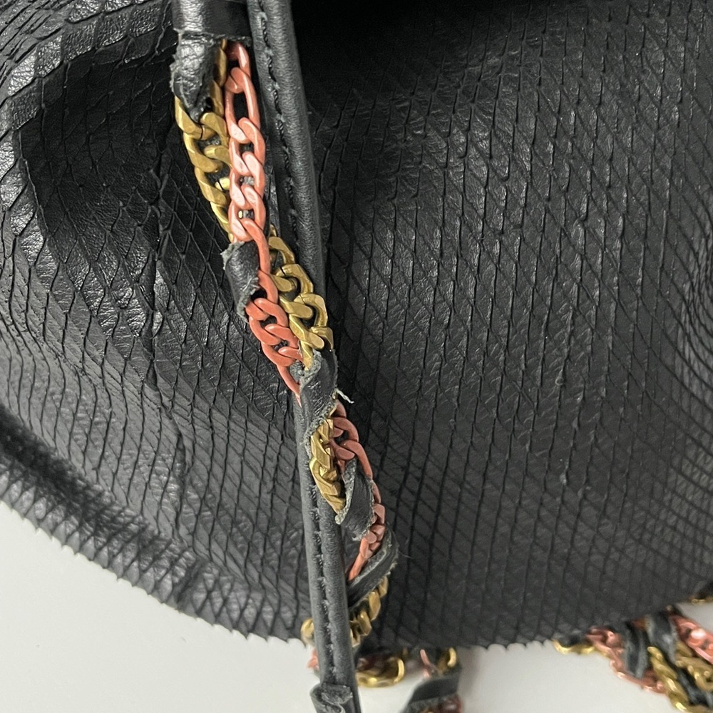 Rhythm & Rhyme Textured Black Leather Bucket Bag - Picture 6 of 16